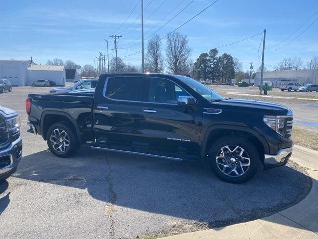 Used 2022 GMC Sierra 1500 SLT w/ SLT Premium Package AWD/4WD image 7