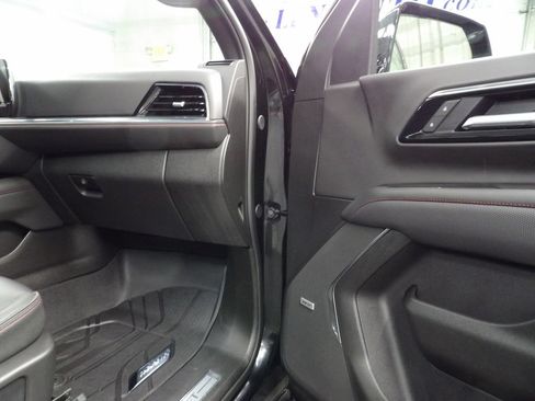 Used 2026 Chevrolet Suburban RST w/ Comfort Package AWD/4WD image 38