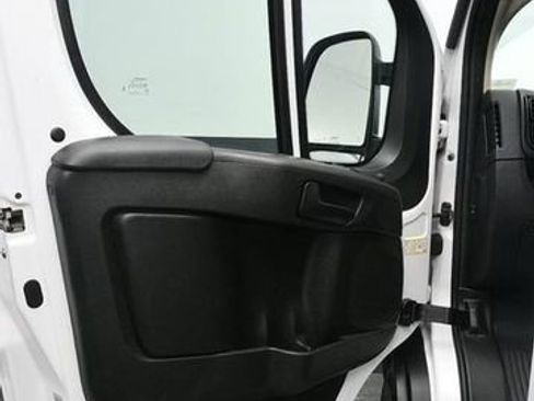 Used 2025 RAM ProMaster 2500 w/ Convenience Group FWD image 13