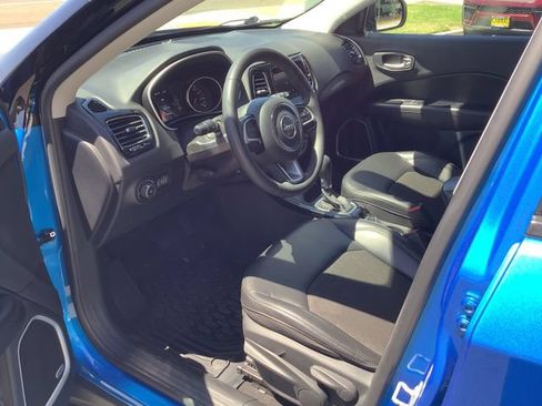 Used 2021 Jeep Compass Latitude w/ Sun and Sound Group AWD/4WD image 7