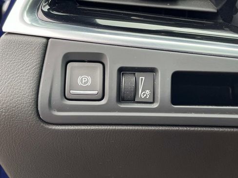 Certified 2024 Cadillac XT6 Premium Luxury image 30