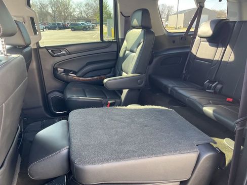 Used 2017 Chevrolet Suburban Premier image 13