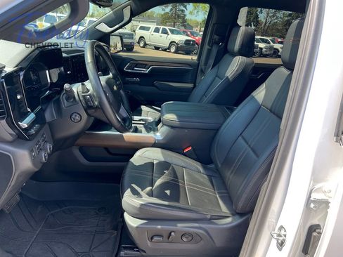 Certified 2023 Chevrolet Silverado 1500 High Country w/ High Country Premium Package AWD/4WD image 12