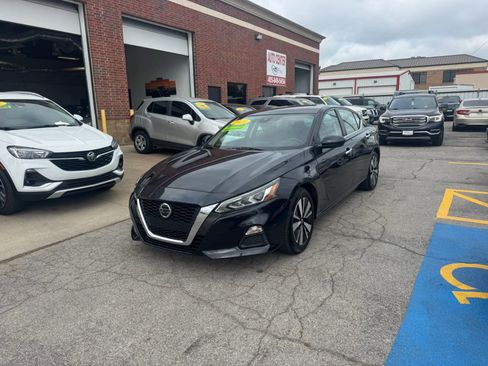 Used 2021 Nissan Altima 2.5 SV FWD image 1