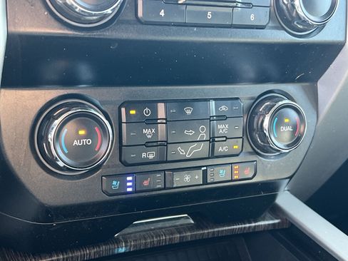 Used 2020 Ford F250 Lariat w/ Lariat Ultimate Package AWD/4WD image 21