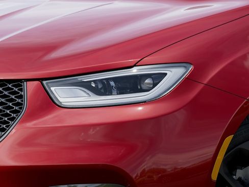 New 2026 Chrysler Pacifica Select w/ S Appearance Package image 10