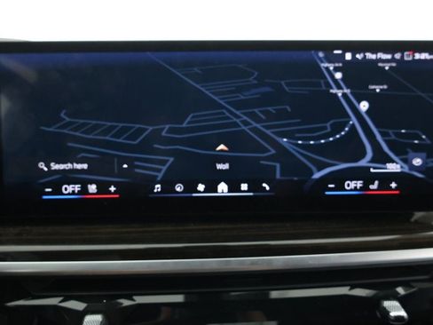 Used 2025 BMW X7 M60i image 17