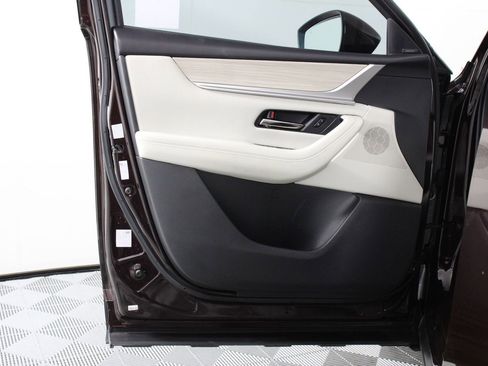 Used 2024 MAZDA CX-90 Plug-In Hybrid w/ Premium Plus image 17