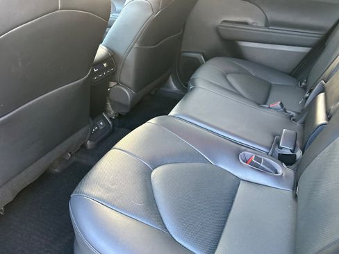 Used 2023 Toyota Highlander Limited image 14