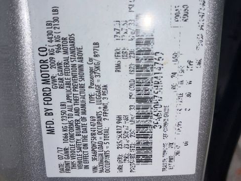 Used 2017 Ford Fusion SE w/ Fusion SE Technology Package image 17