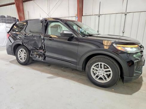 Used 2026 Ford Explorer Active RWD image 2