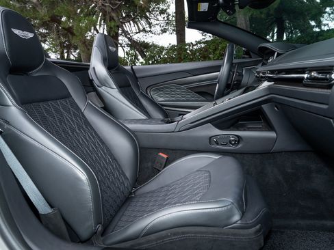 Used 2025 Aston Martin DB12 Convertible image 23