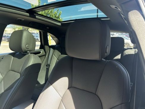 Certified 2025 Porsche Macan image 42