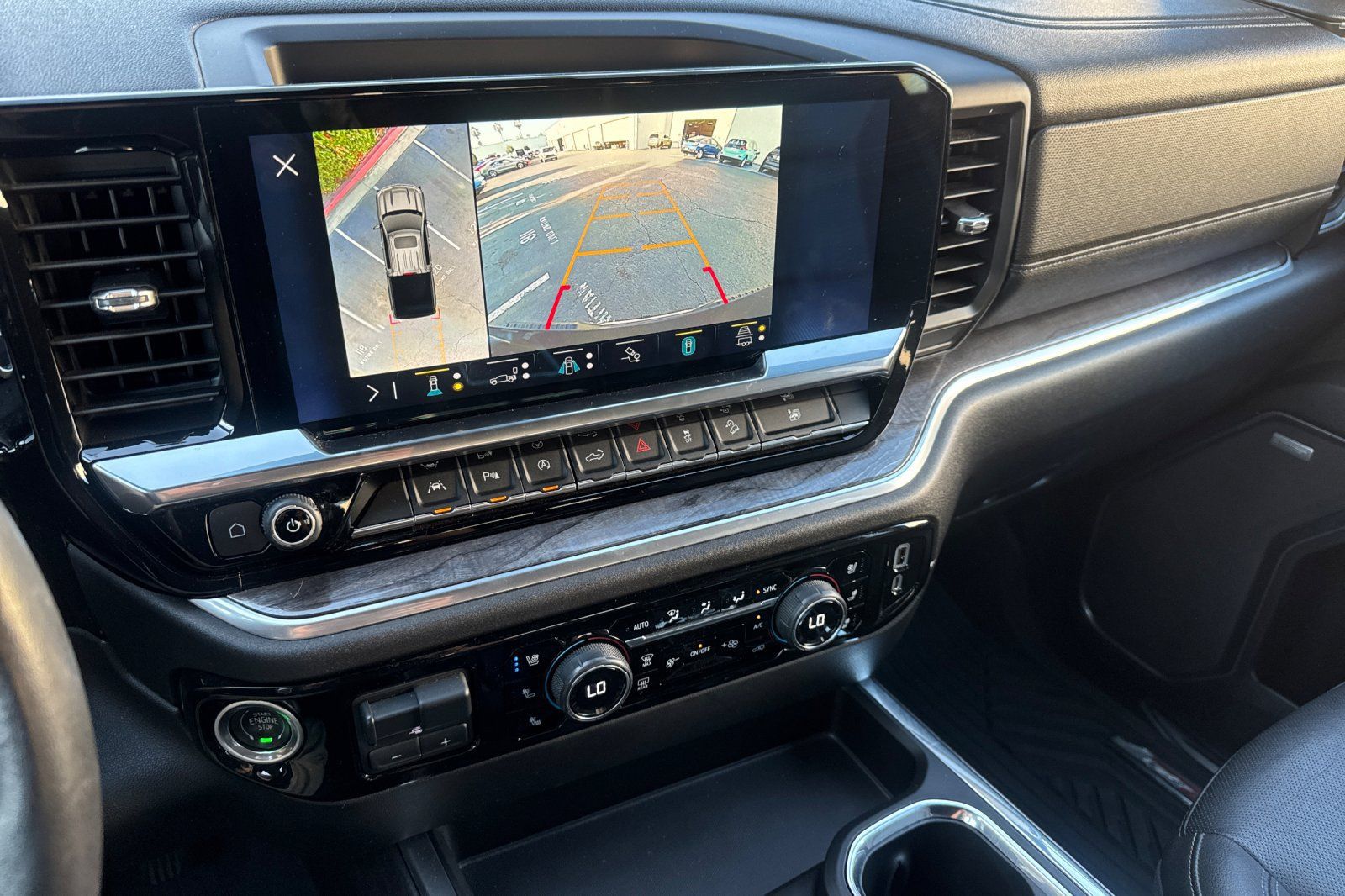 Used 2022 Chevrolet Silverado 1500 LTZ AWD/4WD image 26
