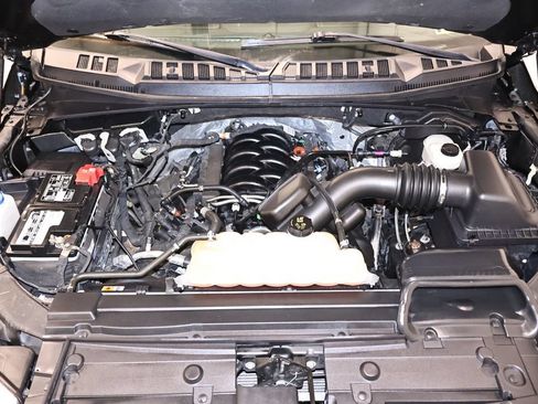 Certified 2018 Ford F150 Lariat w/ Equipment Group 502A Luxury AWD/4WD image 9