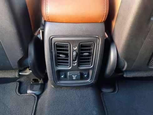 Used 2012 Jeep Grand Cherokee Overland AWD/4WD image 12