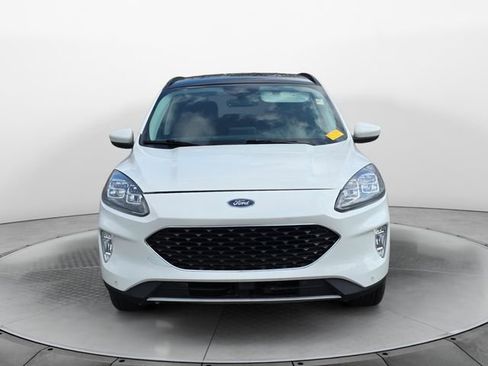 Used 2022 Ford Escape Titanium w/ Class II Trailer Tow Package image 8