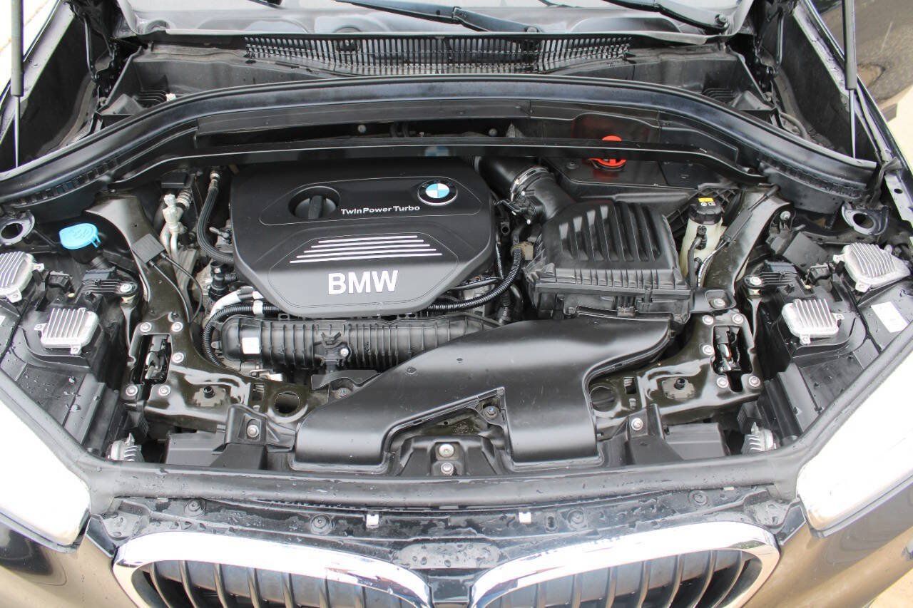 Used 2017 BMW X1 xDrive28i w/ Premium Package AWD/4WD image 16