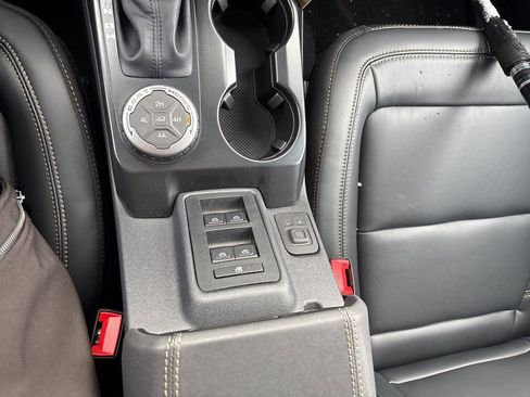 New 2025 Ford Bronco Badlands image 21