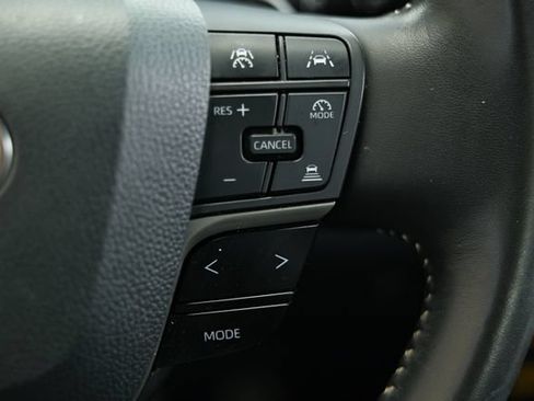 Used 2025 Toyota Camry SE FWD image 33