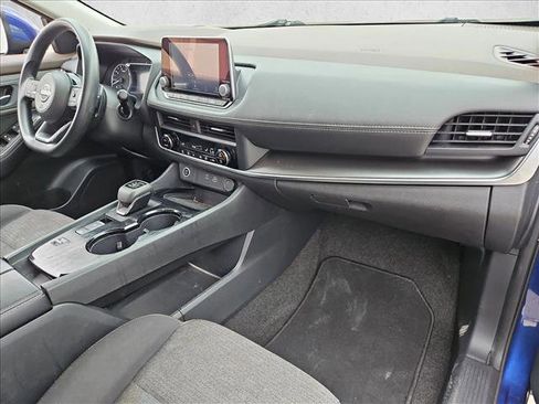 Used 2023 Nissan Rogue SV image 16