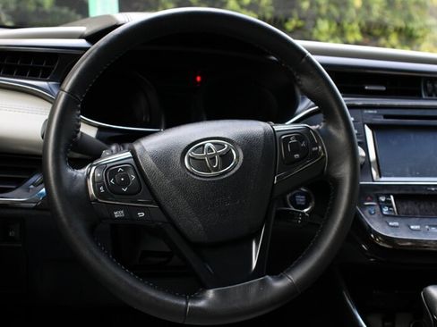 Used 2015 Toyota Avalon XLE Premium FWD image 18
