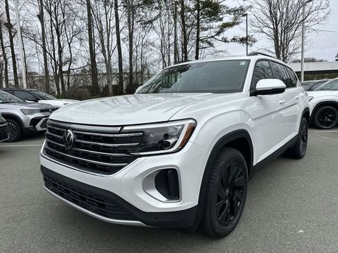 New 2026 Volkswagen Atlas SE image 1