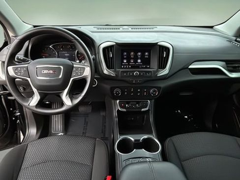 Used 2024 GMC Terrain SLE image 16