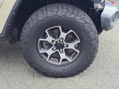 Used 2022 Jeep Wrangler Unlimited Rubicon w/ LED Lighting Group image 9