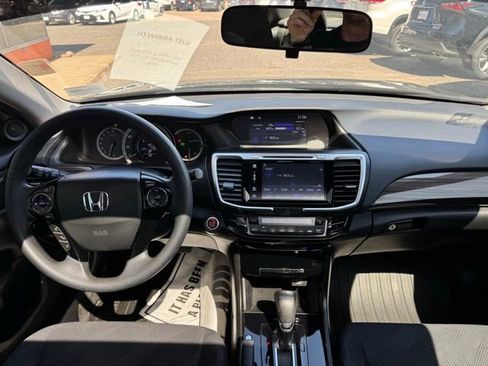 Used 2016 Honda Accord EX image 15