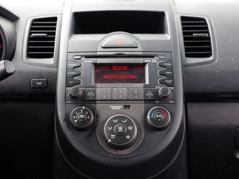 Used 2011 Kia Soul FWD image 32
