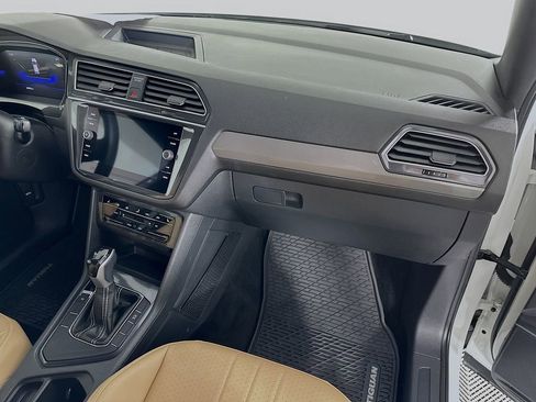 Used 2023 Volkswagen Tiguan SE image 29