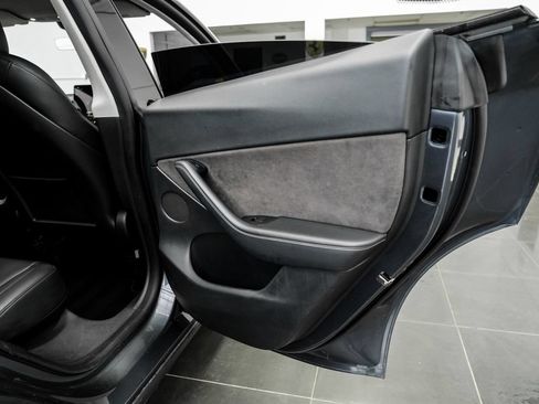 Used 2022 Tesla Model Y Performance AWD/4WD image 42