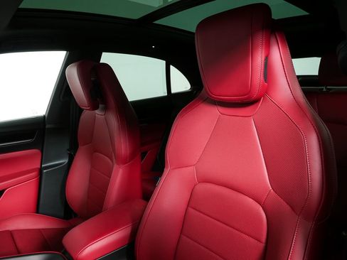 Certified 2025 Porsche Macan 4 Electric image 5