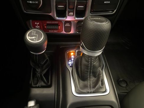 Certified 2026 Jeep Gladiator Mojave AWD/4WD image 16