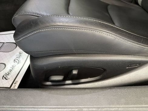 Certified 2017 Chevrolet Camaro LT RWD image 12