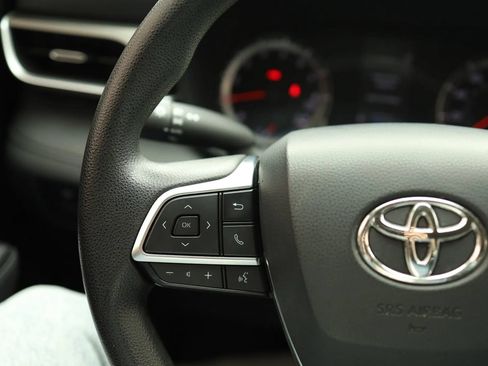 Used 2020 Toyota Highlander L AWD/4WD image 19