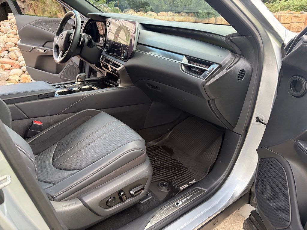 Used 2025 Lexus RX 500h F Sport w/ Convenience Package AWD/4WD image 26