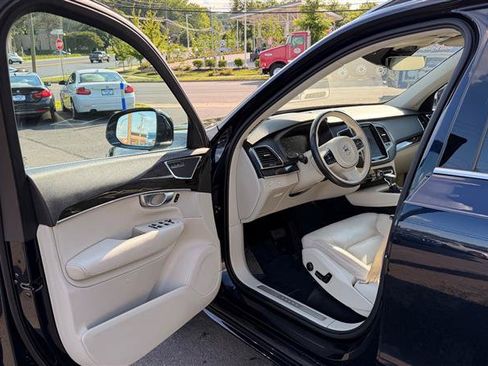 Used 2019 Volvo XC90 T6 Momentum w/ Protection Package Premier AWD/4WD image 20