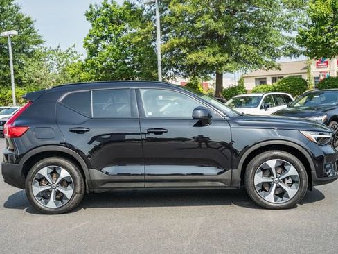Used 2023 Volvo XC40 B5 Plus w/ Protection Package Premier AWD/4WD image 4