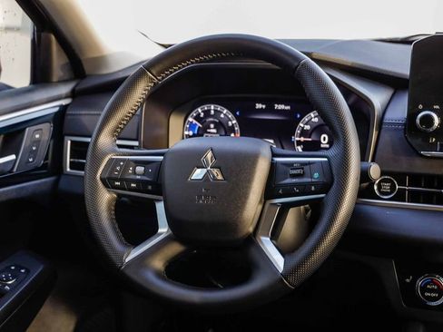 Used 2024 Mitsubishi Outlander SEL image 18