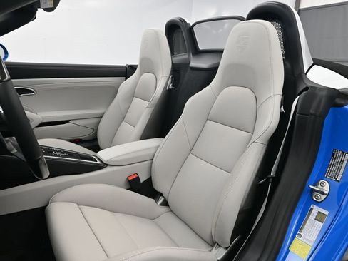 Certified 2025 Porsche 718 Boxster GTS RWD image 5