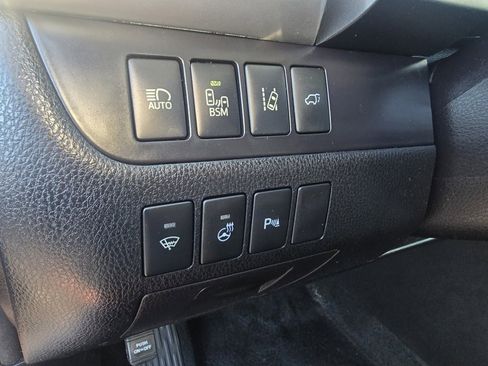 Certified 2016 Toyota Highlander Limited Platinum image 19