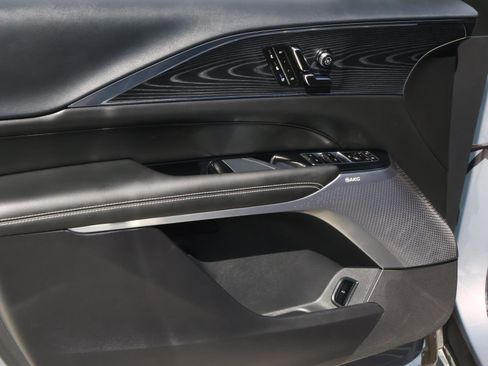 Used 2024 Cadillac Lyriq Luxury w/ LPO, Floor Liner Package image 21