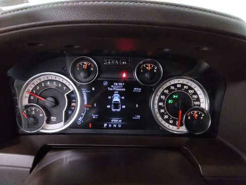 Used 2017 RAM 1500 Laramie w/ Convenience Group image 14