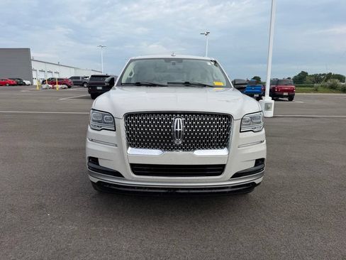 Used 2023 Lincoln Navigator L Reserve AWD/4WD image 2