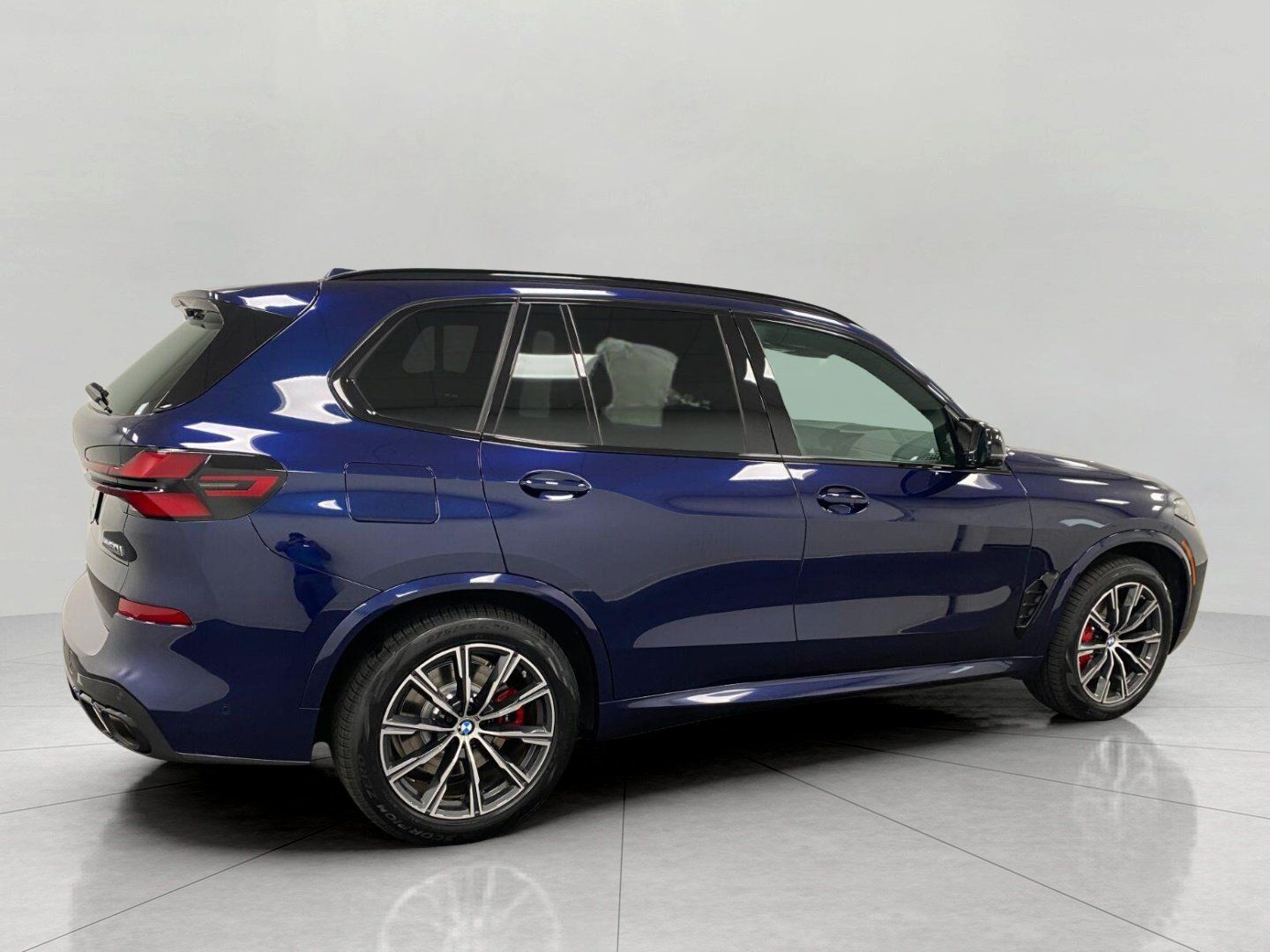 Used 2024 BMW X5 M60i AWD/4WD image 2