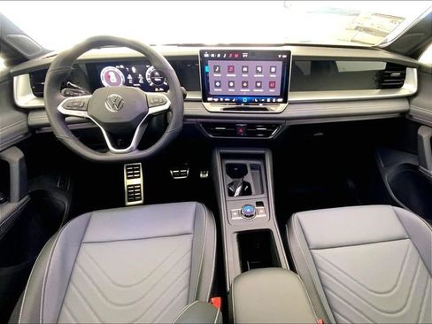 New 2026 Volkswagen Tiguan SE R-Line image 6