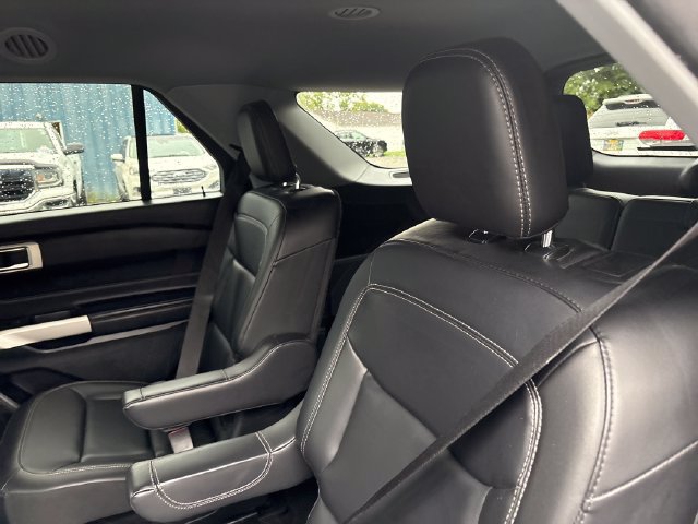 Used 2021 Ford Explorer XLT w/ Equipment Group 202A AWD/4WD image 21