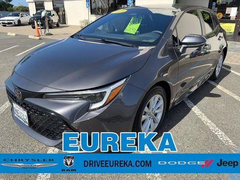 Used 2025 Toyota Corolla SE FWD image 1